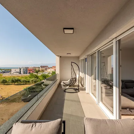 The Perfect View נין